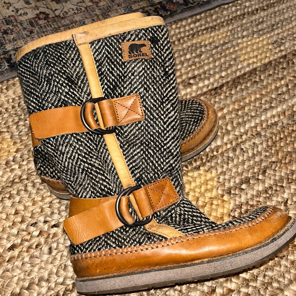 Chipahko Sorel boots